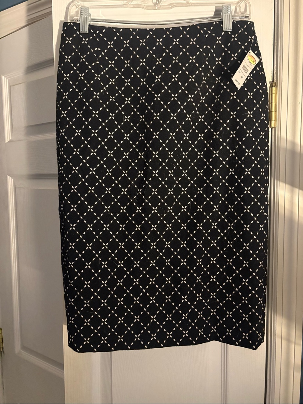 Talbots Petites Black Ivory Embroidered Pencil Skirt NWT 8P